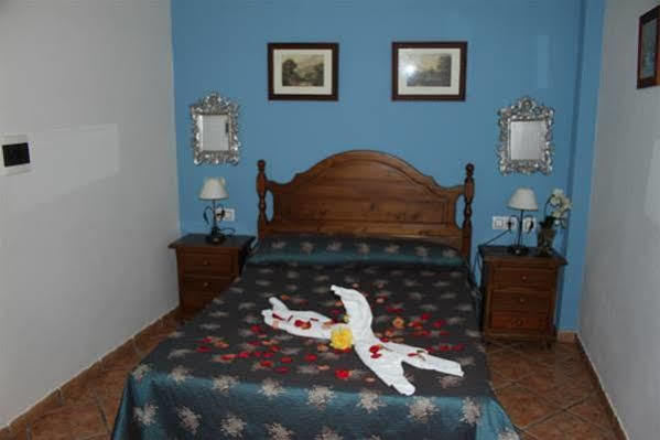 Hostal Lojo Conil De La Frontera Dış mekan fotoğraf